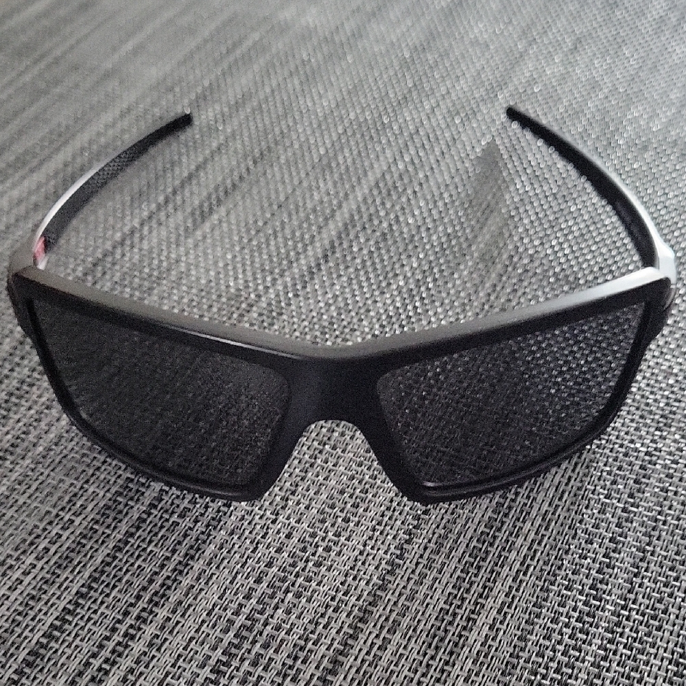 Oakley Prizm Black Sunglasses With Case